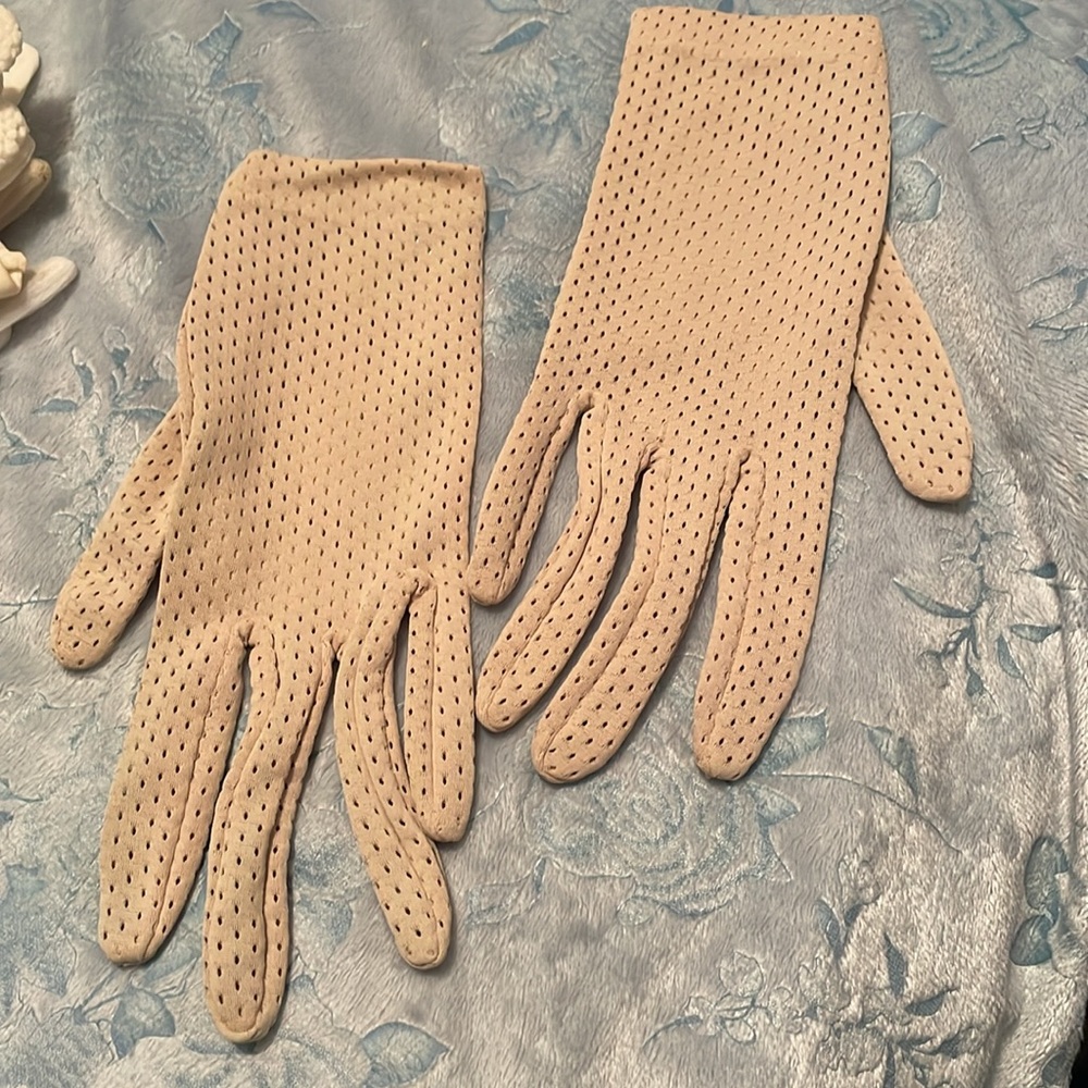 Elegant Women’s Glove Set - Picture 6 of 6